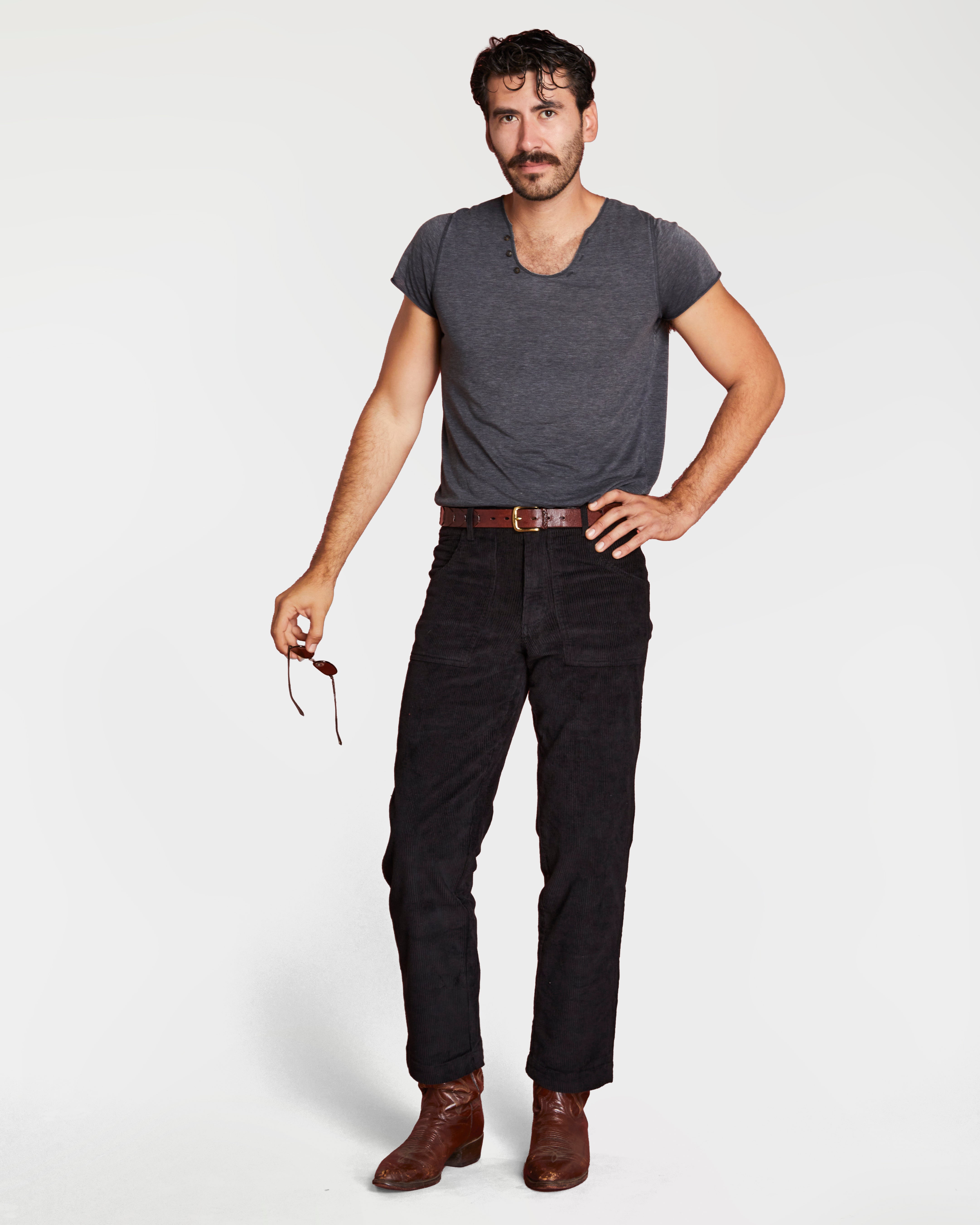 Cristian is 6'3" and wearing size 32