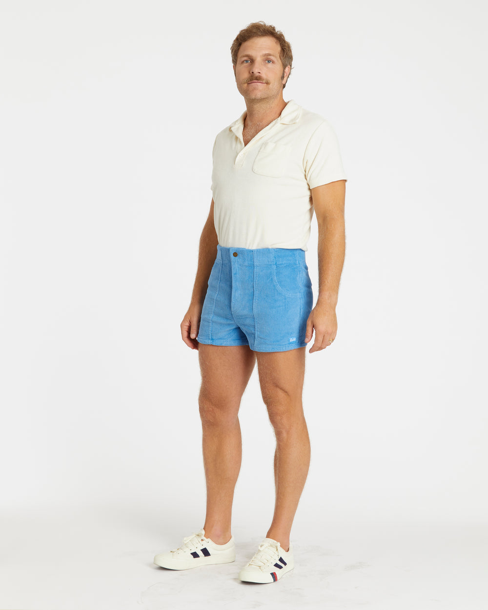 Grant is 5'11" and wearing size 32