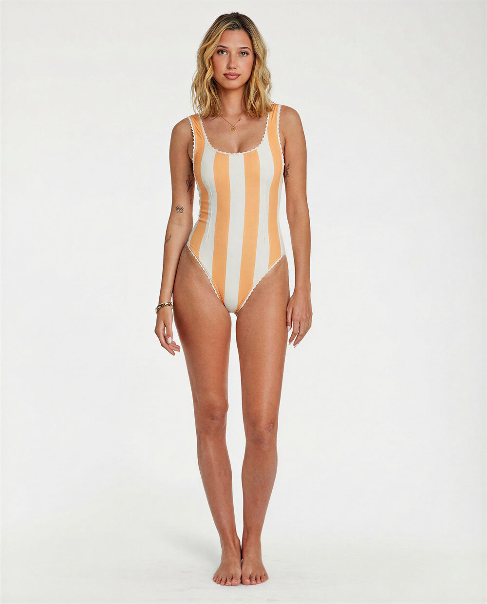 Carla is 5'10" and wearing size S