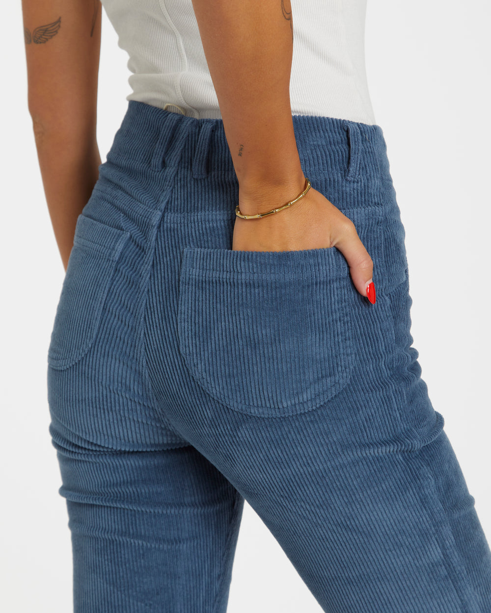 Carla is 5'10" and wearing size 26