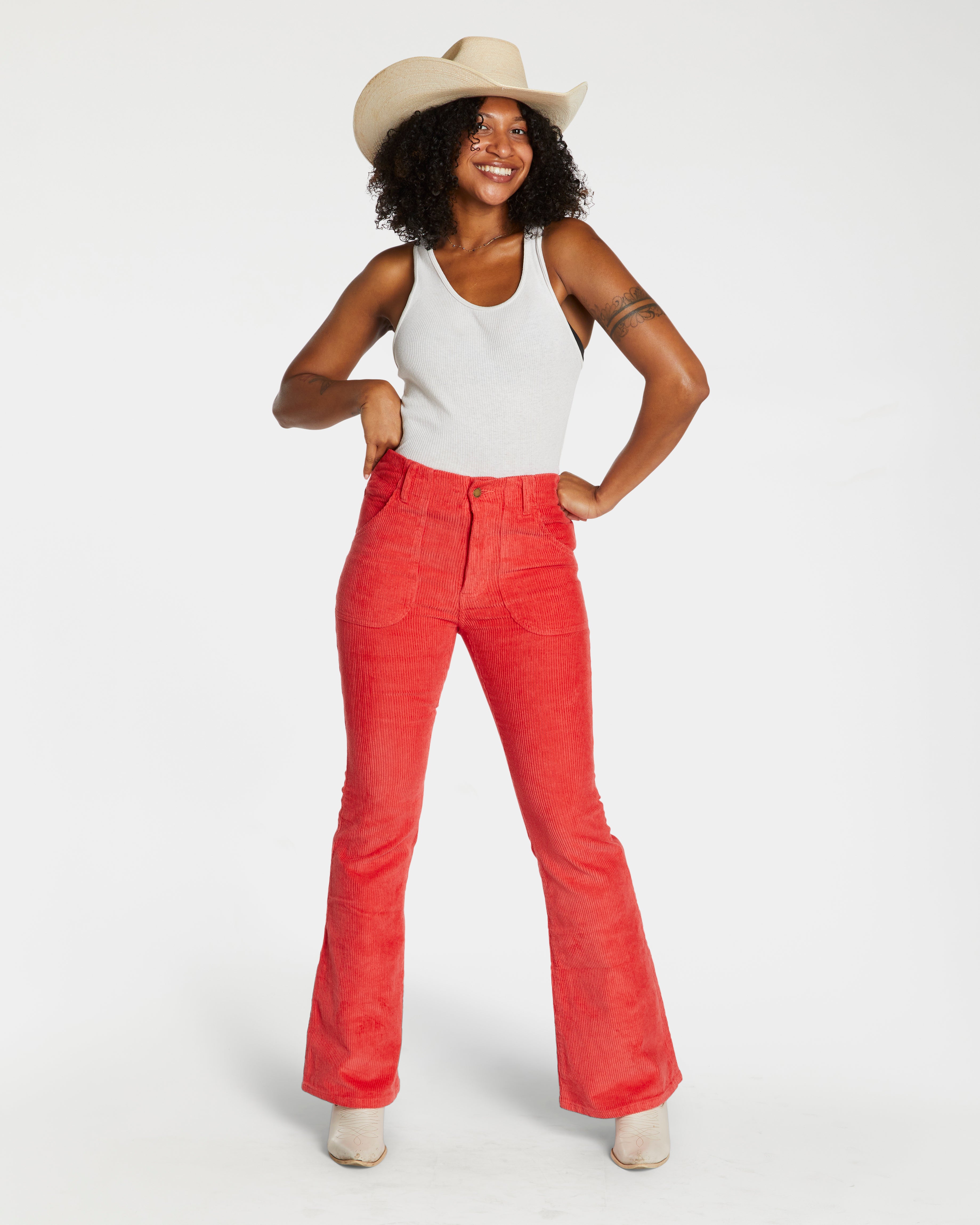 Tehani is 5'6" and wearing size 26