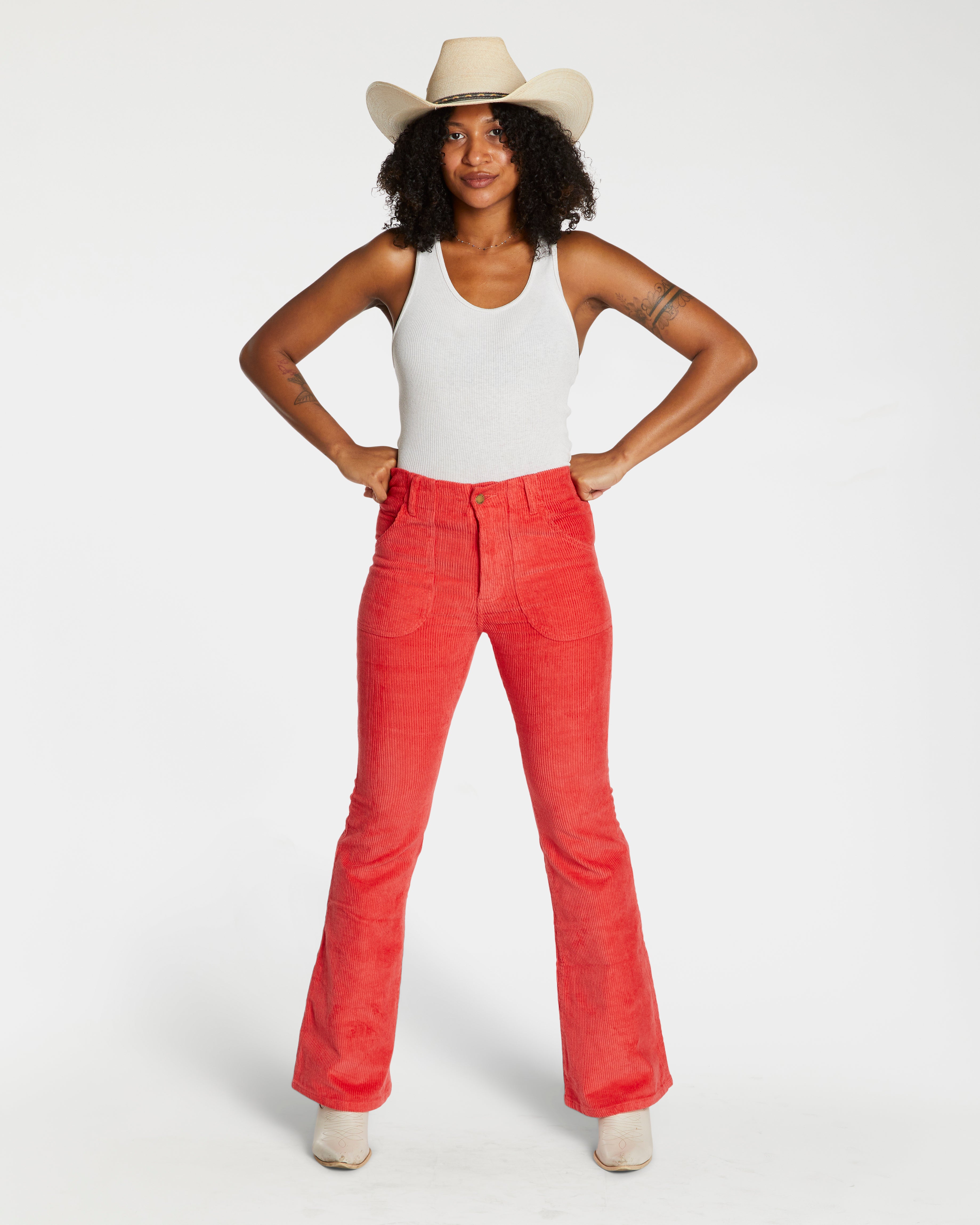 Tehani is 5'6" and wearing size 26