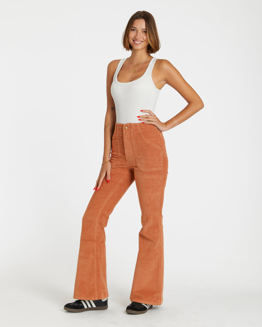 Carla is 5'10" and wearing size 26