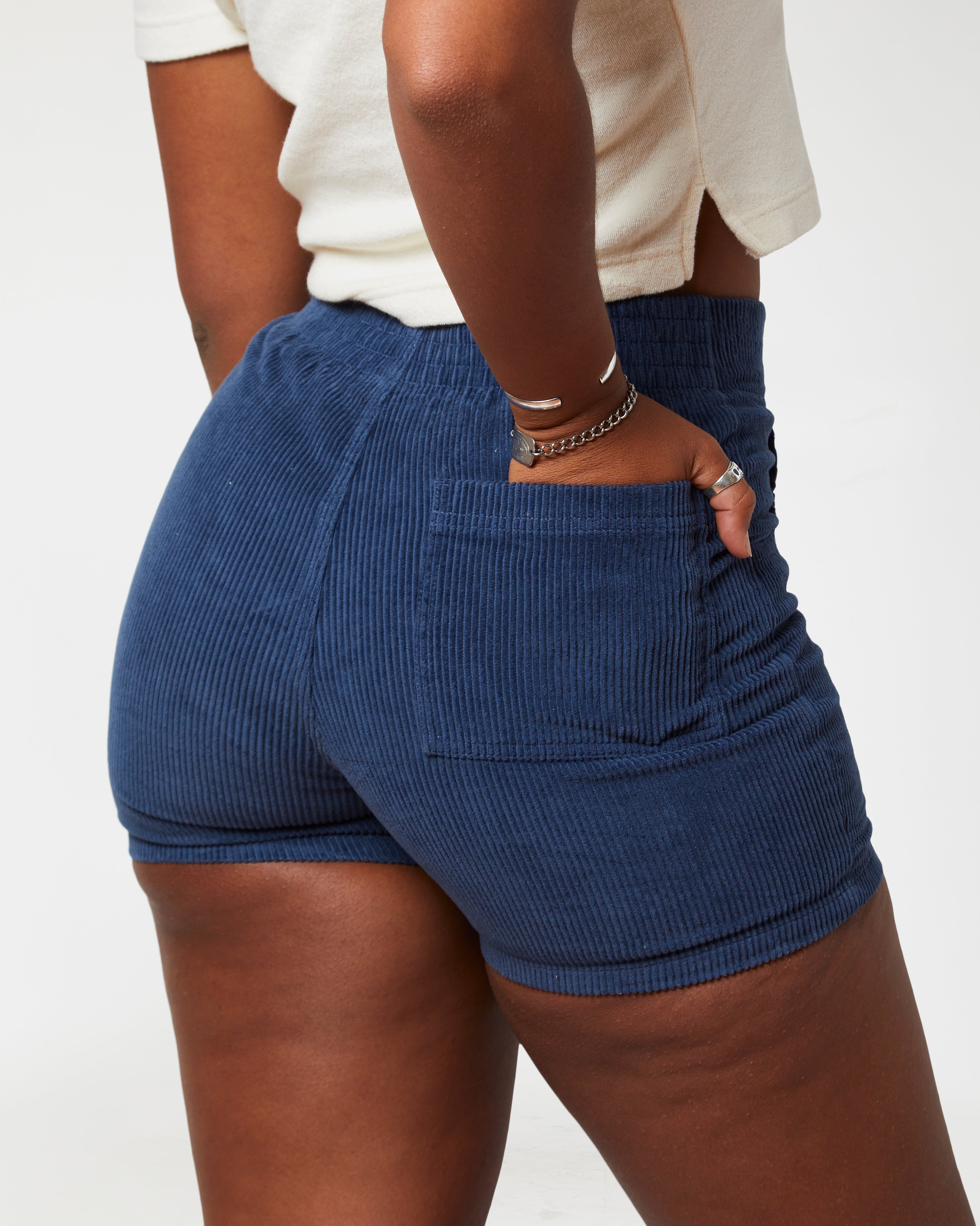 Pantalón corto de mujer (azul marino)