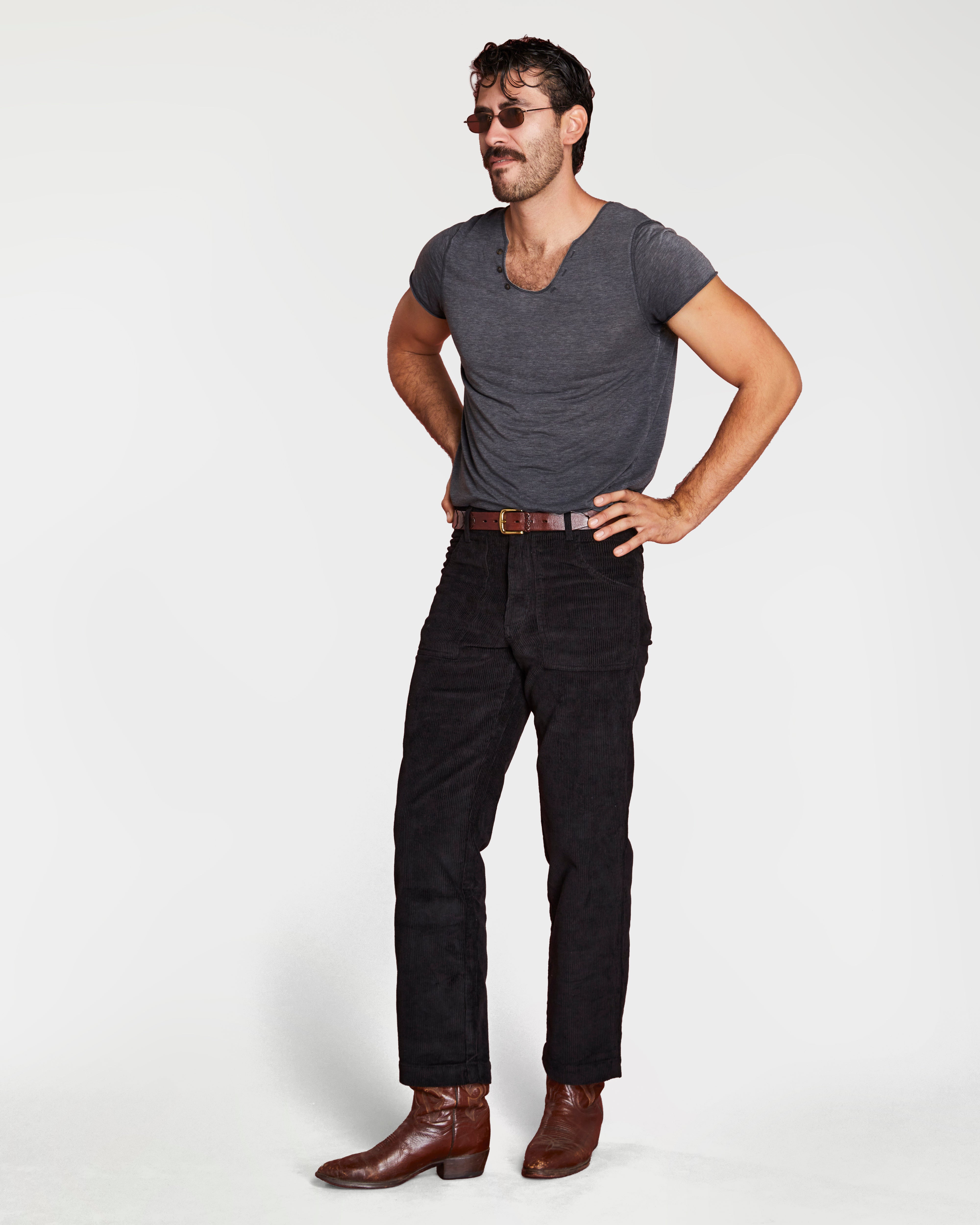 Cristian is 6'3" and wearing size 32
