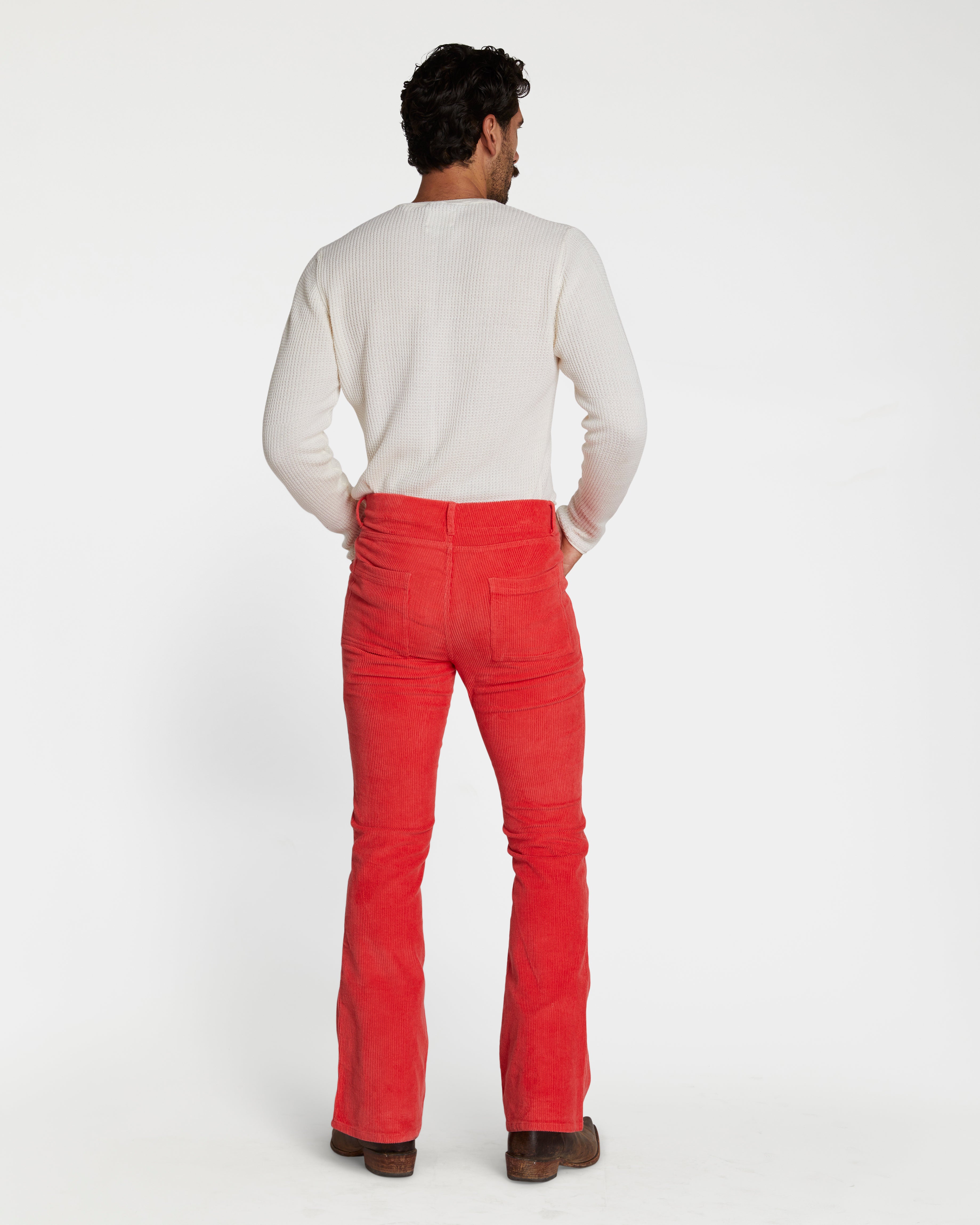 Cristian is 6'3" and wearing size 32