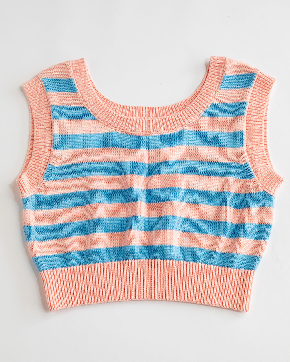 Haut court en tricot (rose poudré/bleu coquelicot)