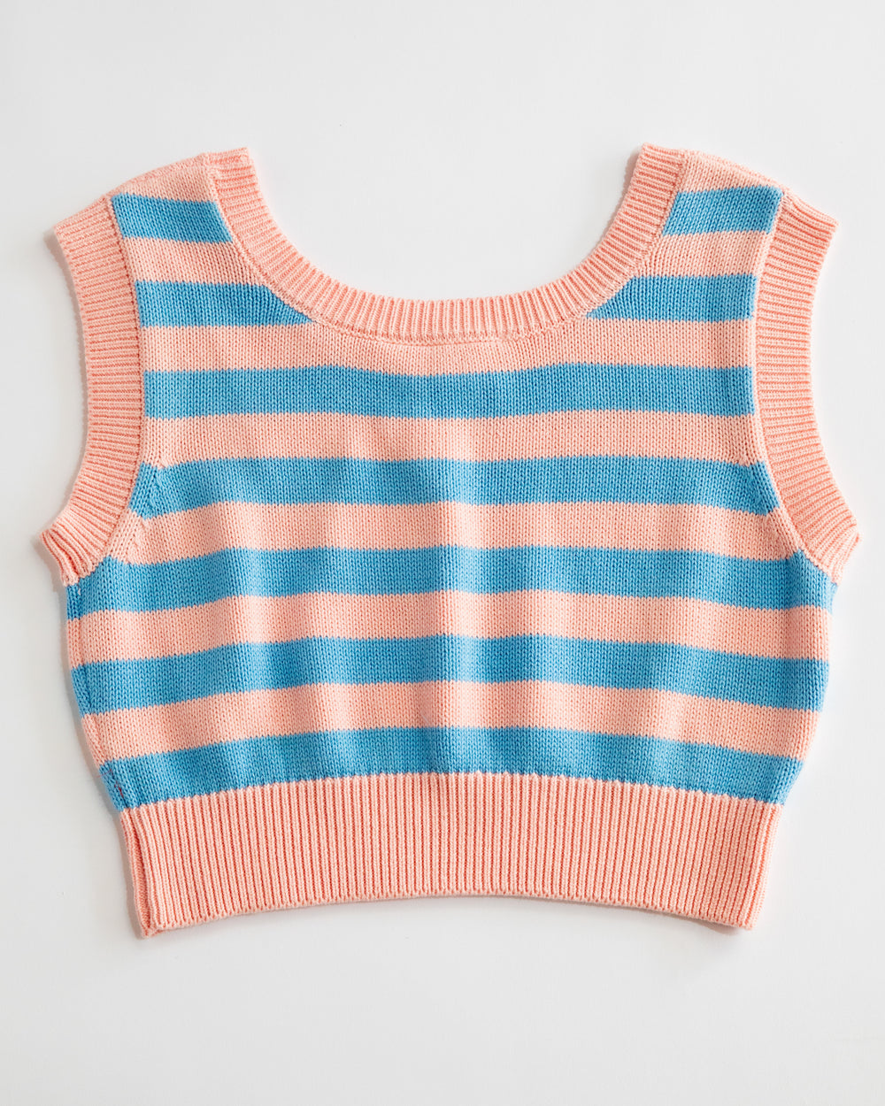Haut court en tricot (rose poudré/bleu coquelicot)