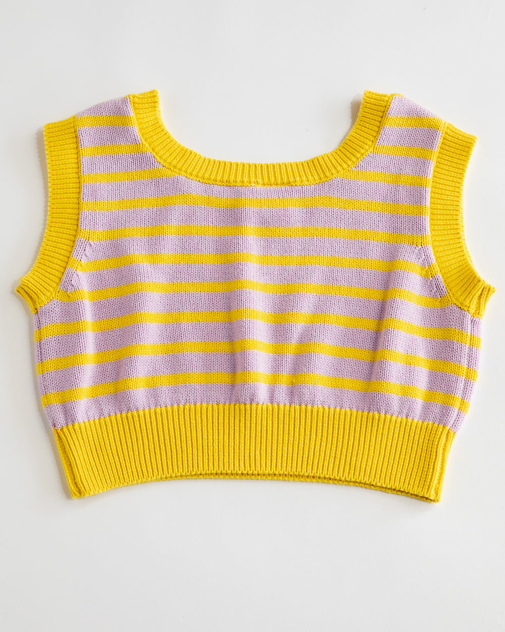 Haut court en tricot (violet poudre/jaune)