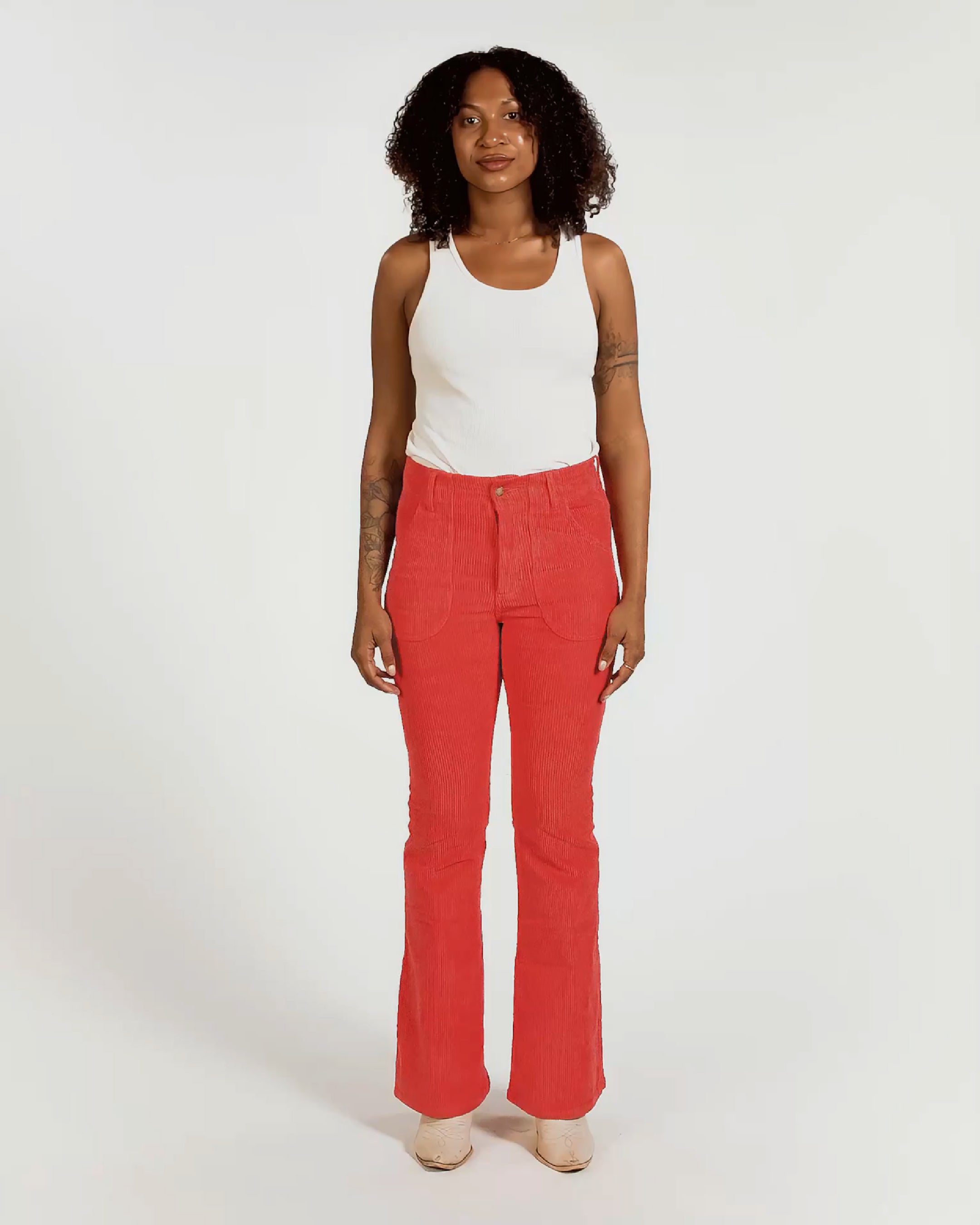 Tehani is 5'6" and wearing size 26